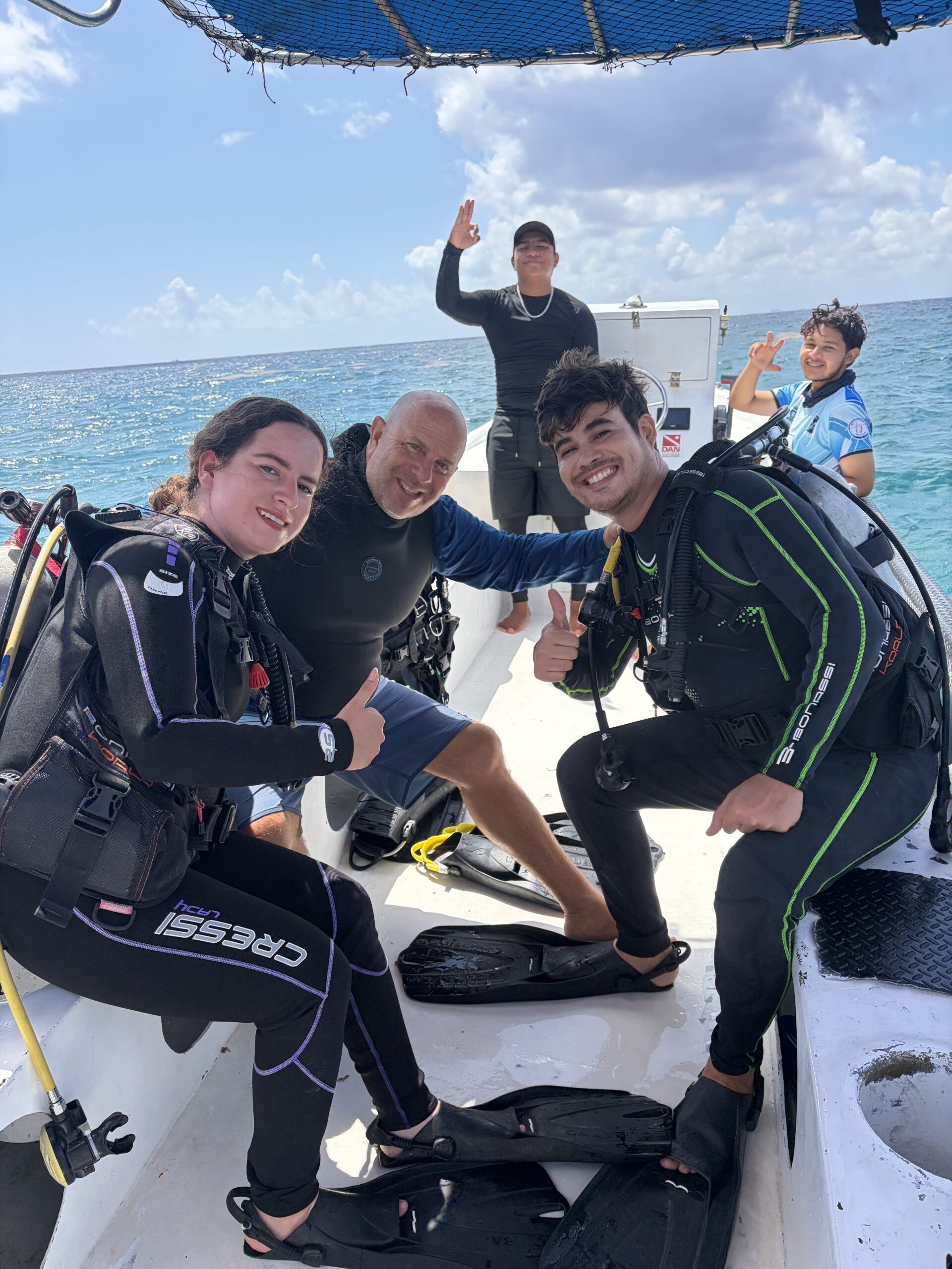 pareja es su primer buceo de aguas abiertas